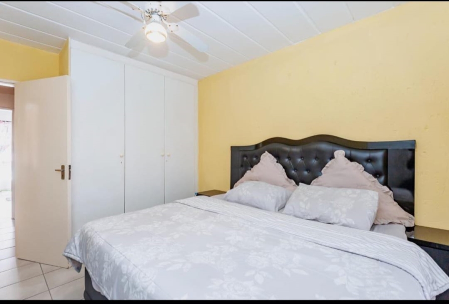 2 Bedroom Property for Sale in Oakdene Gauteng