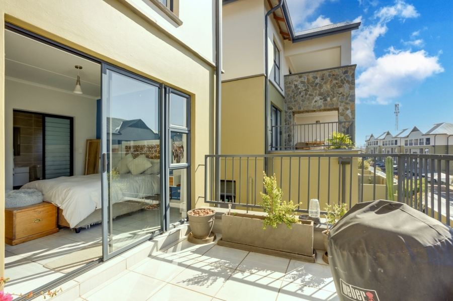 2 Bedroom Property for Sale in Waterfall Heights Gauteng