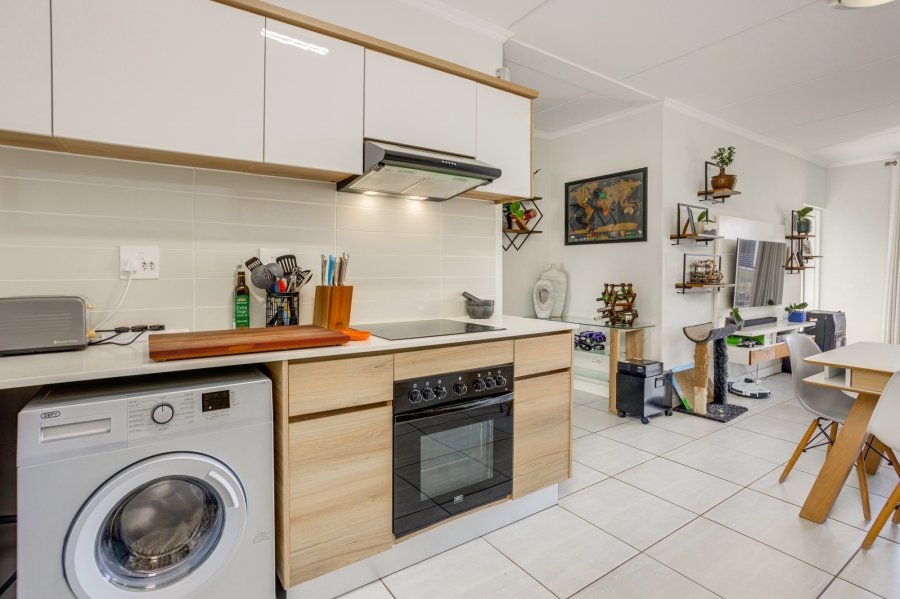 2 Bedroom Property for Sale in Waterfall Heights Gauteng