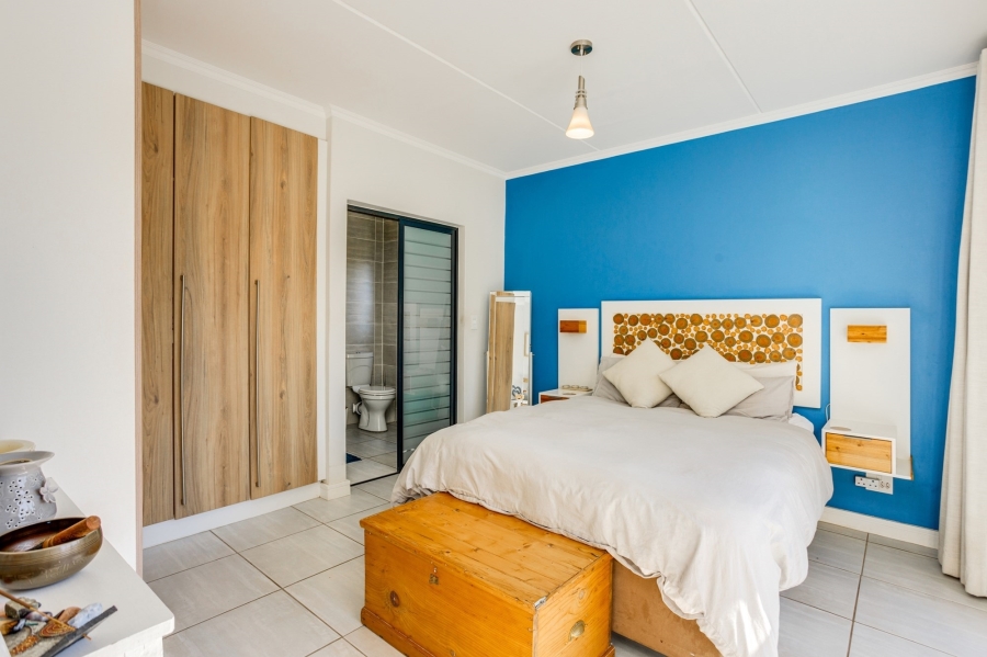 2 Bedroom Property for Sale in Waterfall Heights Gauteng