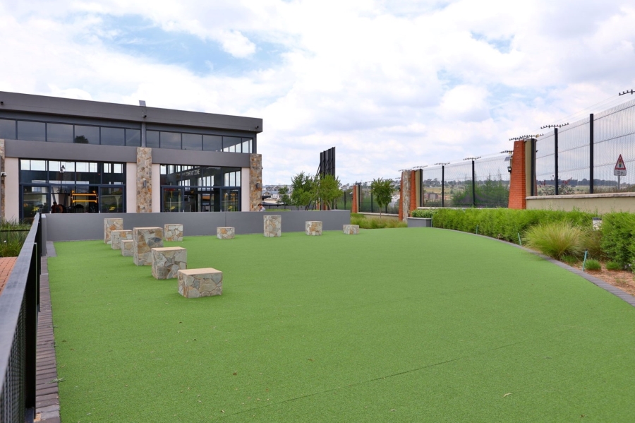 2 Bedroom Property for Sale in Waterfall Heights Gauteng