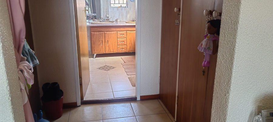 3 Bedroom Property for Sale in Regents Park Gauteng