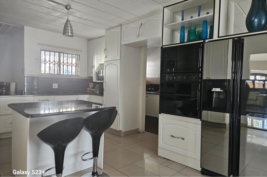 4 Bedroom Property for Sale in Amandasig Gauteng
