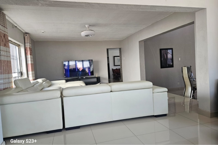 4 Bedroom Property for Sale in Amandasig Gauteng
