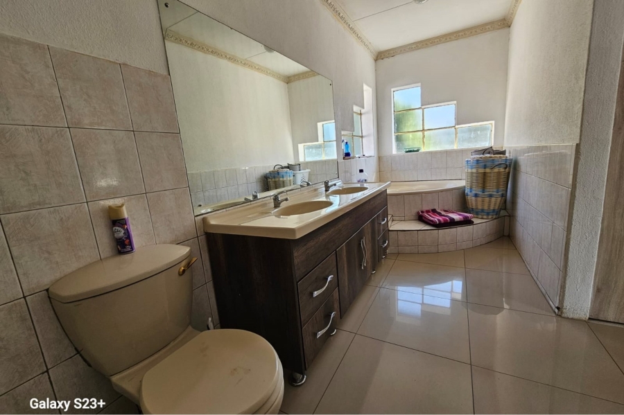 4 Bedroom Property for Sale in Amandasig Gauteng