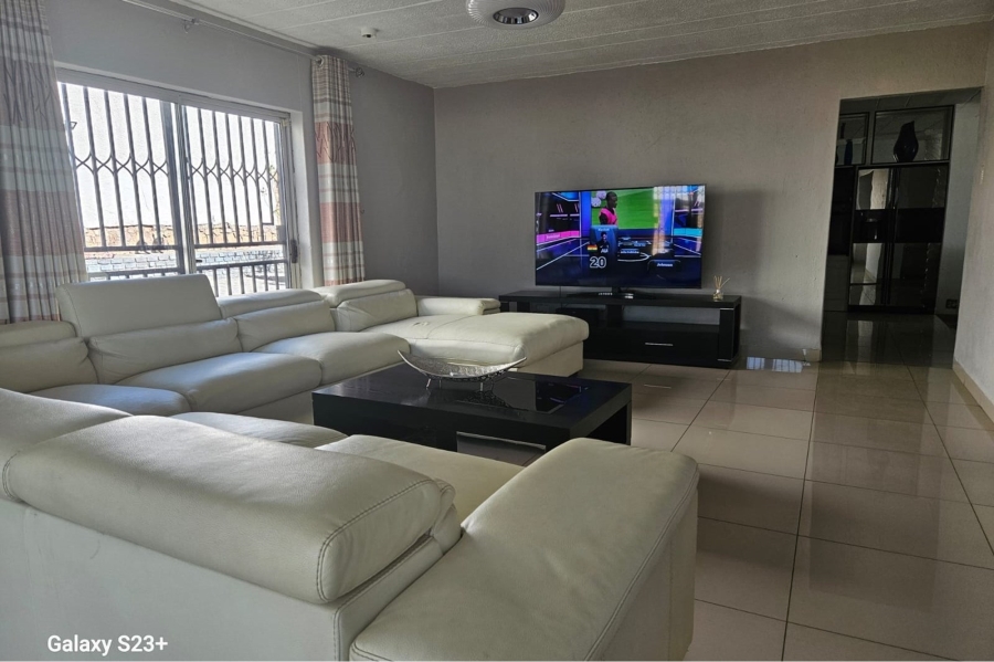 4 Bedroom Property for Sale in Amandasig Gauteng