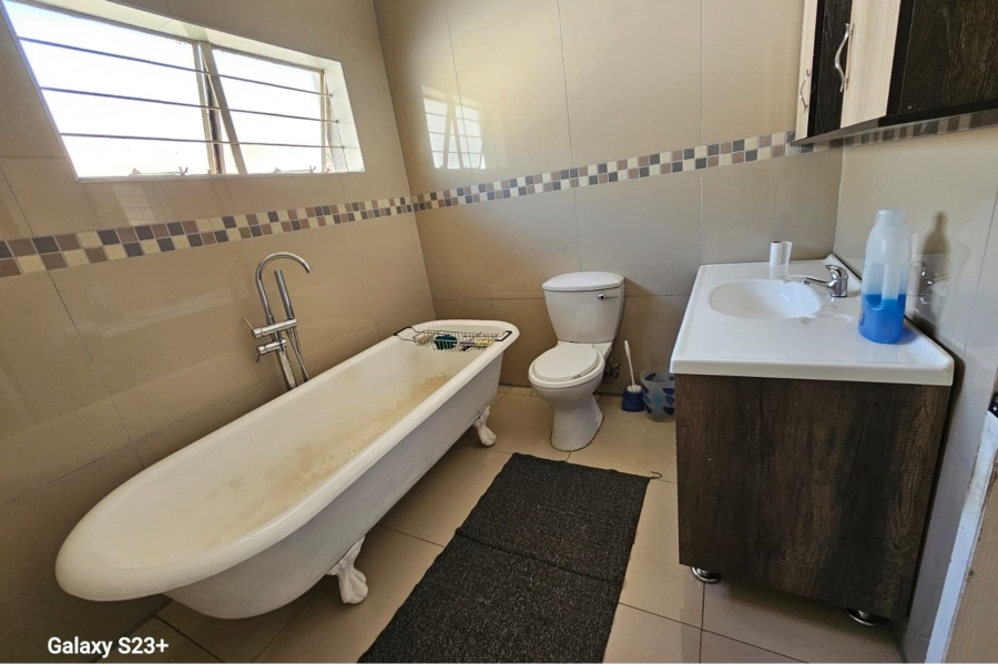 4 Bedroom Property for Sale in Amandasig Gauteng