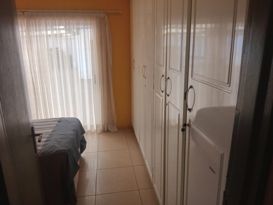 To Let 4 Bedroom Property for Rent in Liefde en Vrede Gauteng