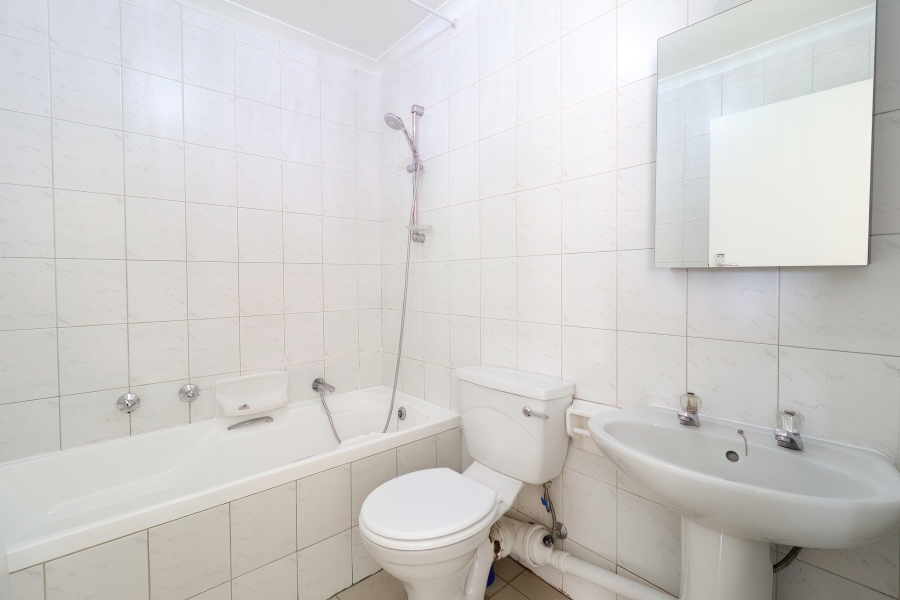 To Let 1 Bedroom Property for Rent in Sandown Gauteng