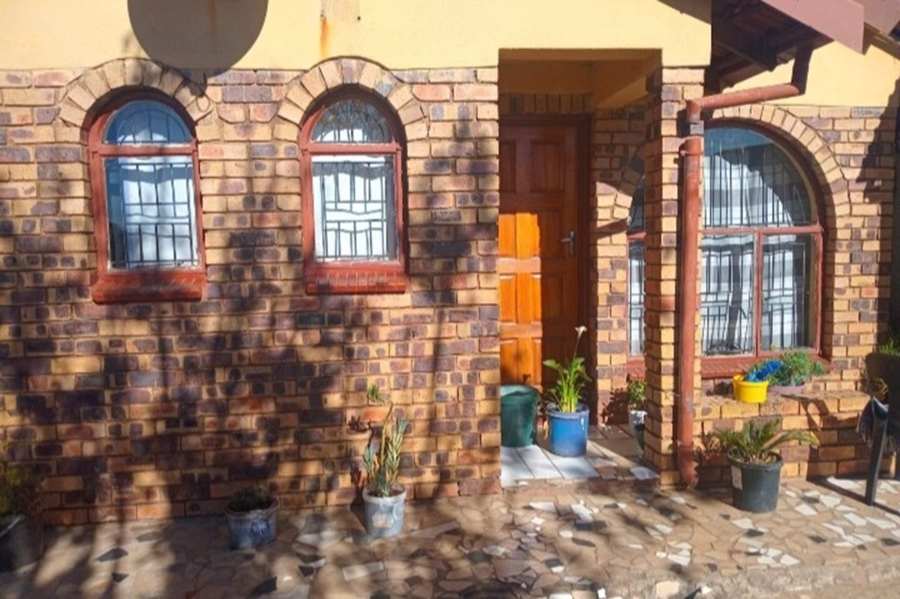 2 Bedroom Property for Sale in Protea Glen Gauteng