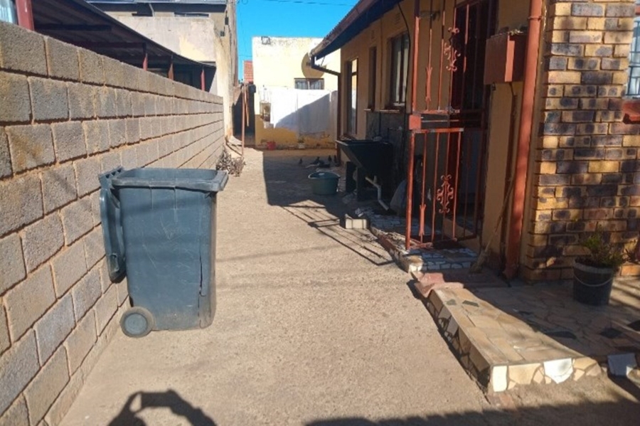 2 Bedroom Property for Sale in Protea Glen Gauteng