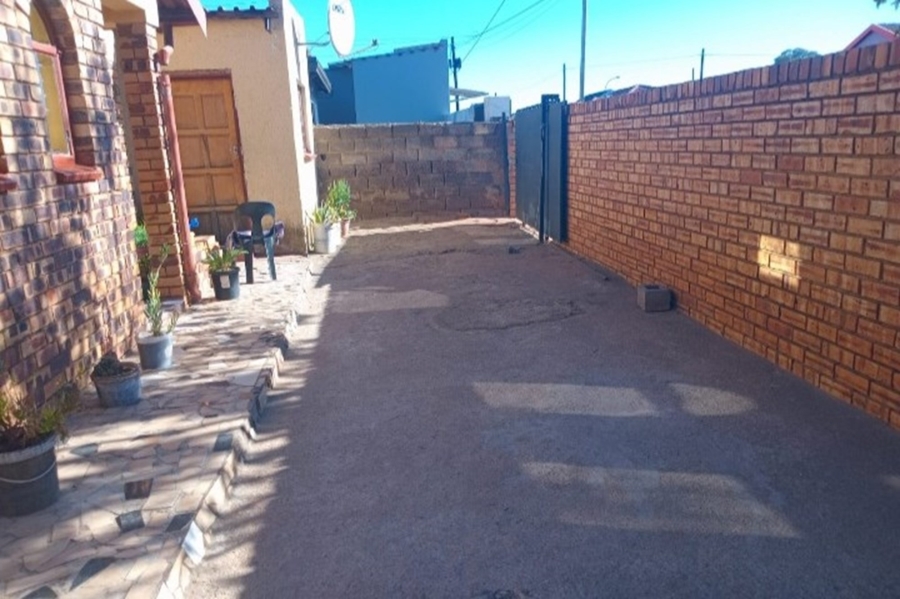 2 Bedroom Property for Sale in Protea Glen Gauteng
