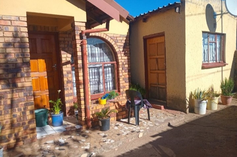 2 Bedroom Property for Sale in Protea Glen Gauteng