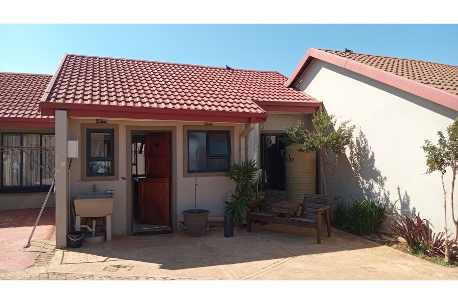 To Let 2 Bedroom Property for Rent in Protea Glen Gauteng