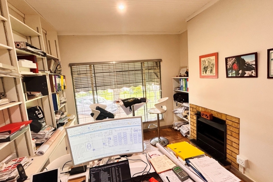 4 Bedroom Property for Sale in Waterkloof Ridge Gauteng