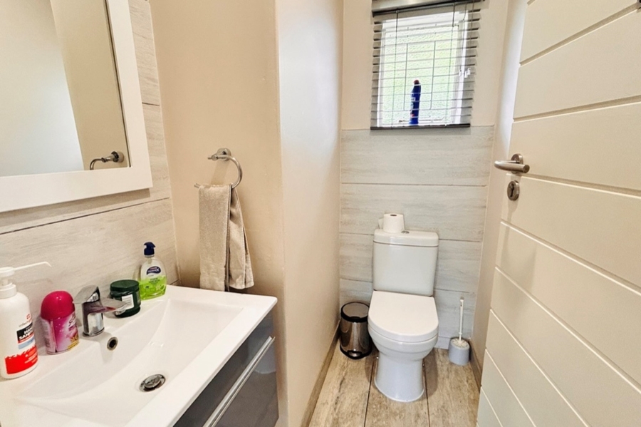 4 Bedroom Property for Sale in Waterkloof Ridge Gauteng