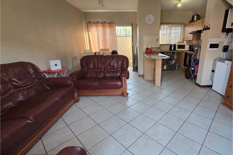 2 Bedroom Property for Sale in Mooikloof Gauteng