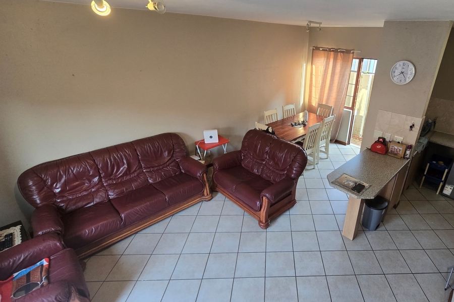 2 Bedroom Property for Sale in Mooikloof Gauteng