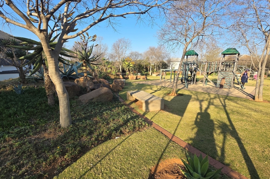 2 Bedroom Property for Sale in Mooikloof Gauteng