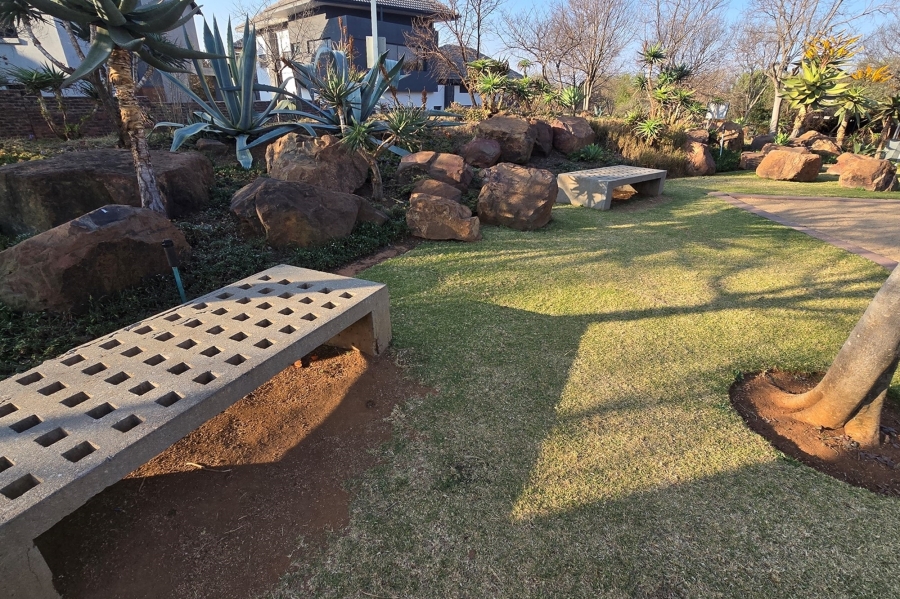 2 Bedroom Property for Sale in Mooikloof Gauteng