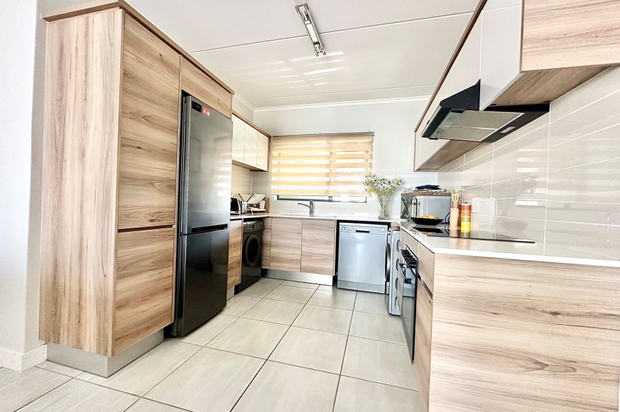 2 Bedroom Property for Sale in Waterfall Gauteng