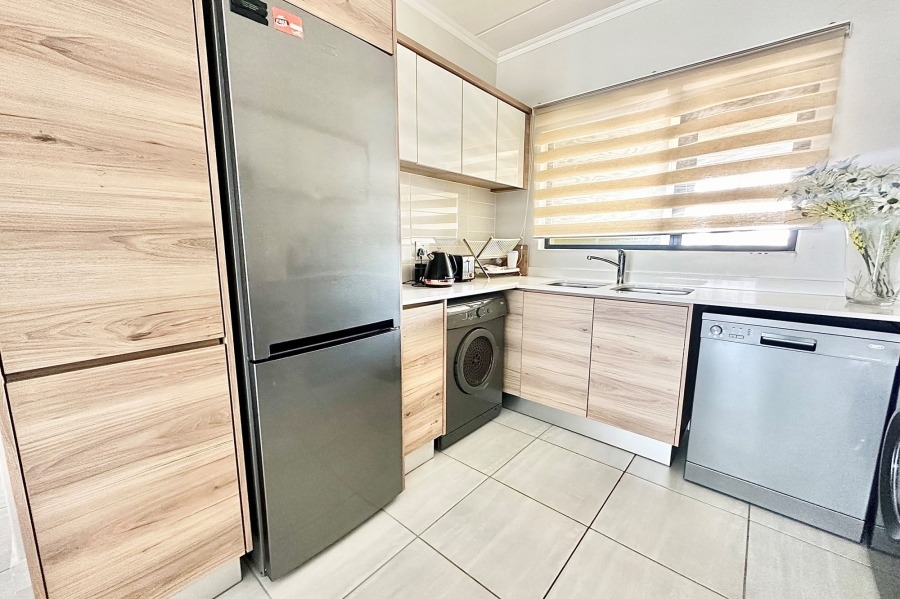 2 Bedroom Property for Sale in Waterfall Gauteng