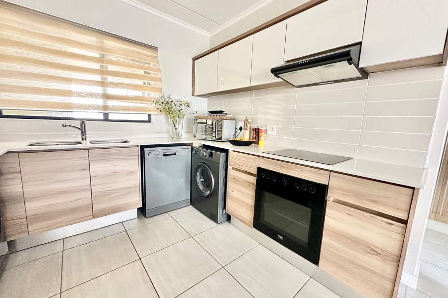 2 Bedroom Property for Sale in Waterfall Gauteng