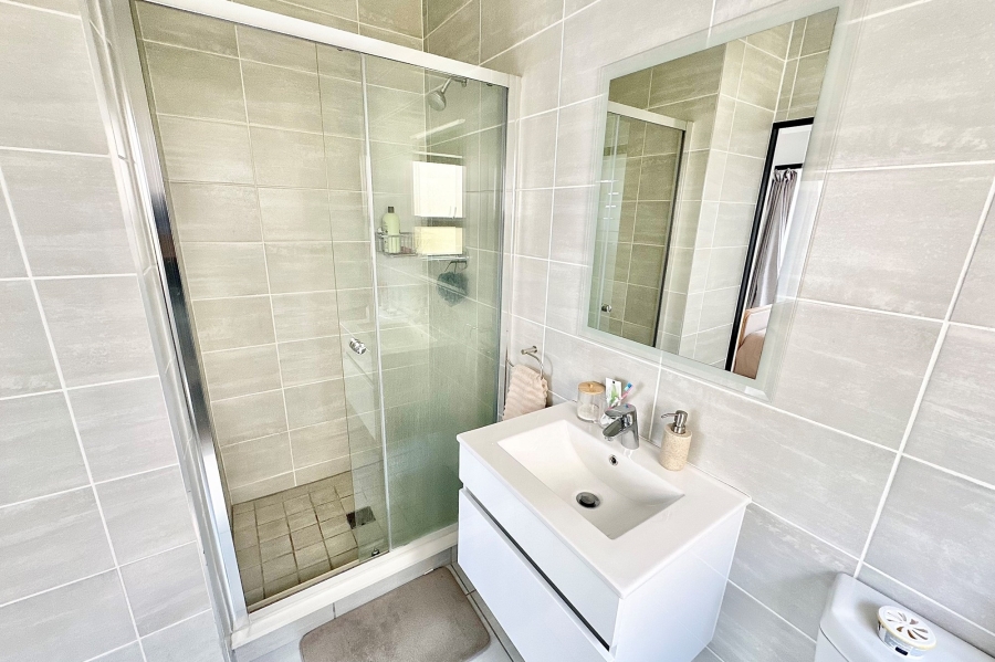 2 Bedroom Property for Sale in Waterfall Gauteng