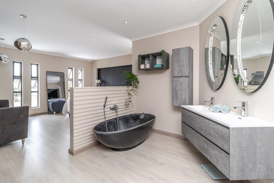 4 Bedroom Property for Sale in Homes Haven Gauteng