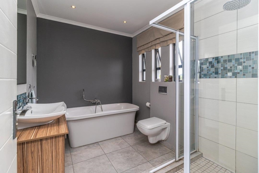 4 Bedroom Property for Sale in Homes Haven Gauteng