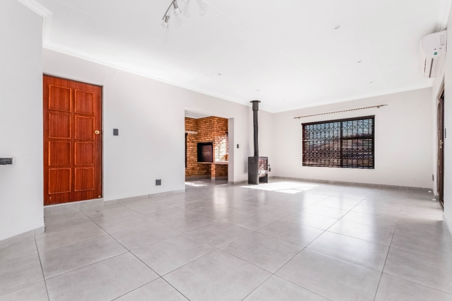3 Bedroom Property for Sale in North Riding Gauteng