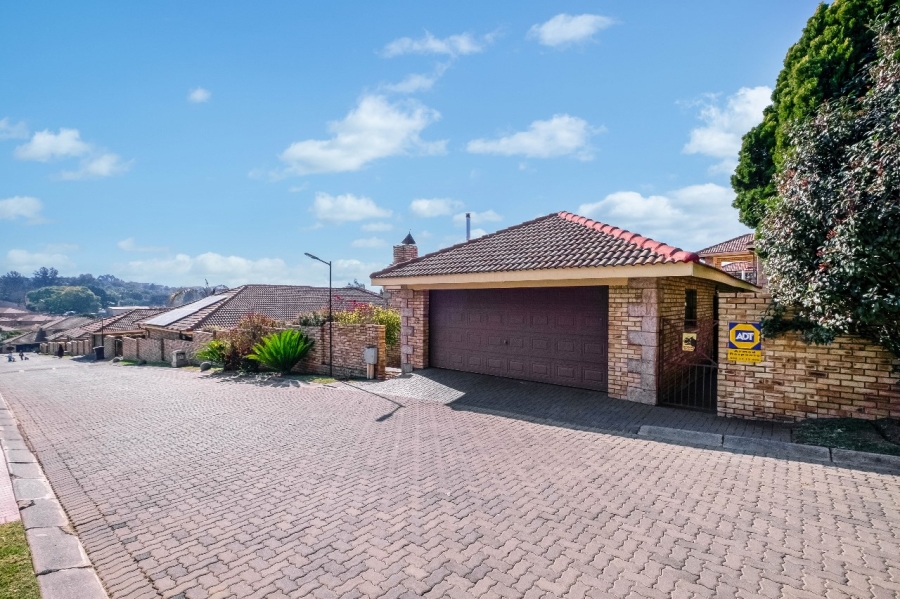 3 Bedroom Property for Sale in North Riding Gauteng