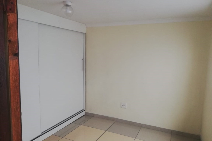 To Let 2 Bedroom Property for Rent in Birch Acres Gauteng