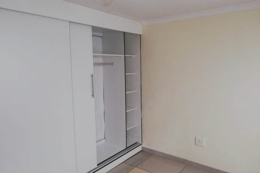 To Let 2 Bedroom Property for Rent in Birch Acres Gauteng
