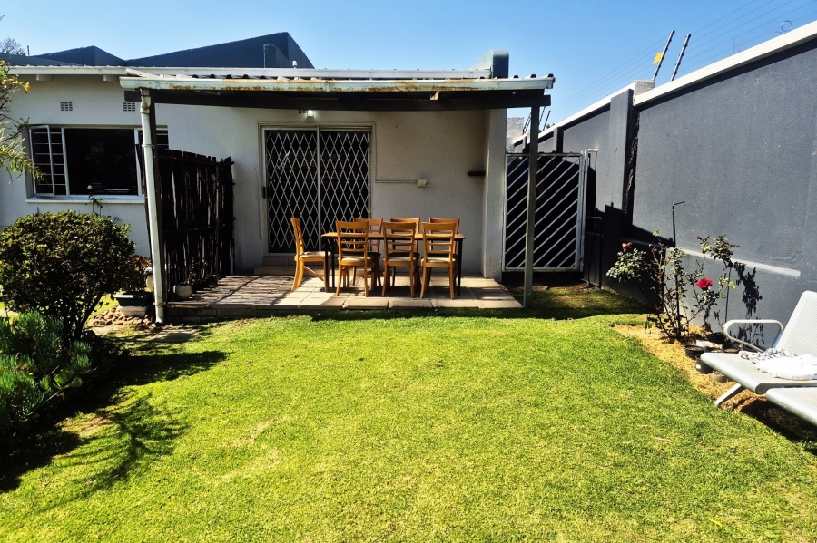 1 Bedroom Property for Sale in Fourways Gauteng