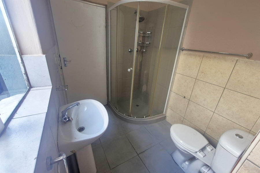 1 Bedroom Property for Sale in Fourways Gauteng