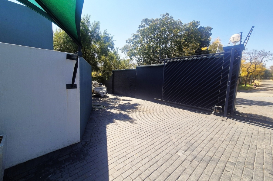 1 Bedroom Property for Sale in Fourways Gauteng