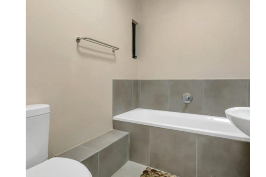 To Let 2 Bedroom Property for Rent in Vorna Valley Gauteng