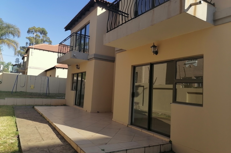 To Let 3 Bedroom Property for Rent in North Riding Gauteng