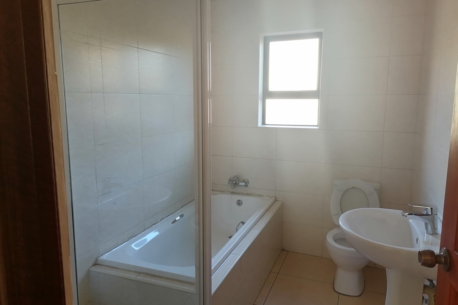 To Let 3 Bedroom Property for Rent in North Riding Gauteng