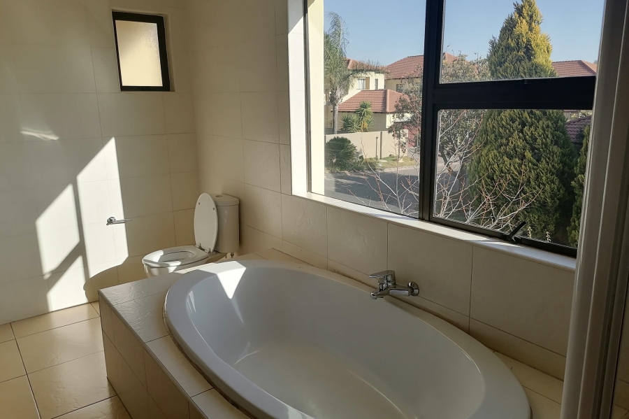 To Let 3 Bedroom Property for Rent in North Riding Gauteng