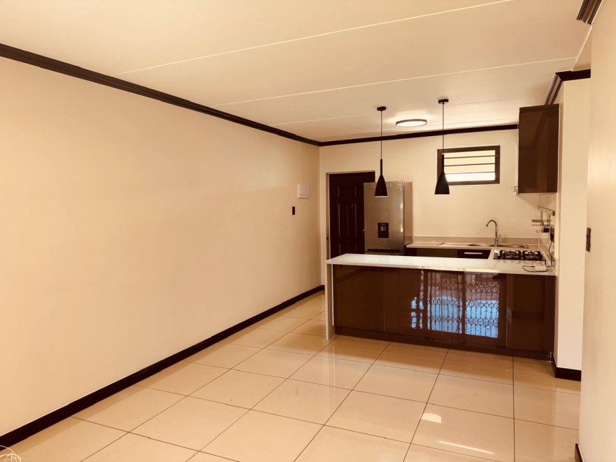 To Let 2 Bedroom Property for Rent in Blue Hills Gauteng