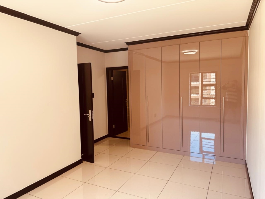 To Let 2 Bedroom Property for Rent in Blue Hills Gauteng