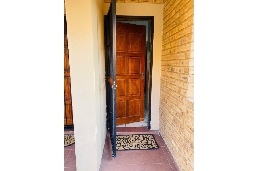 To Let 2 Bedroom Property for Rent in Kibler Park Gauteng