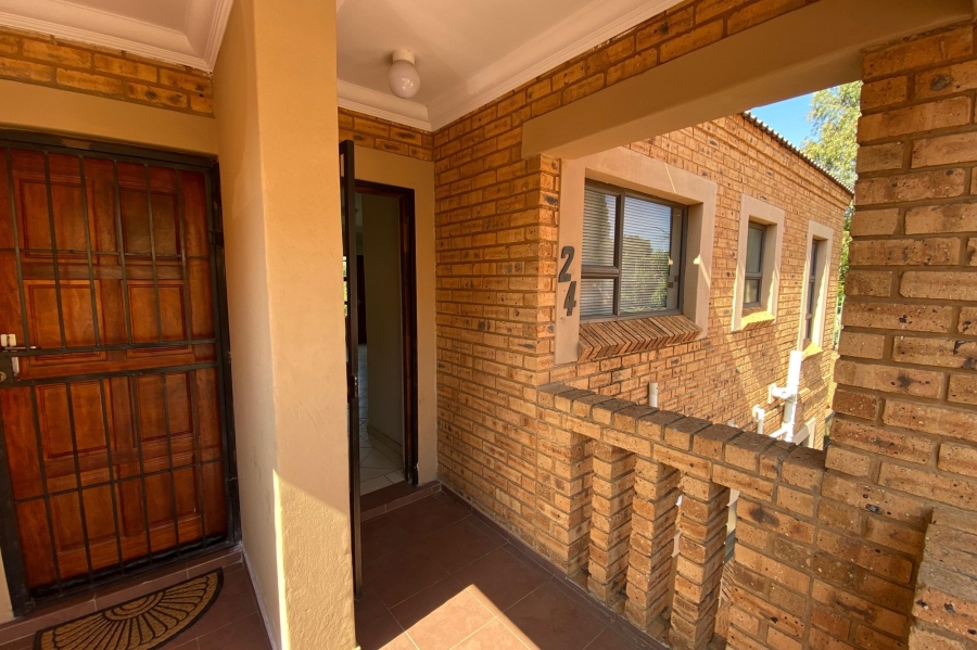 To Let 2 Bedroom Property for Rent in Kibler Park Gauteng