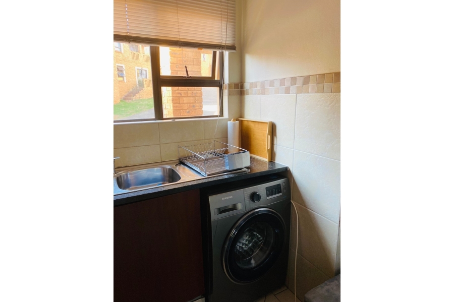 To Let 2 Bedroom Property for Rent in Kibler Park Gauteng