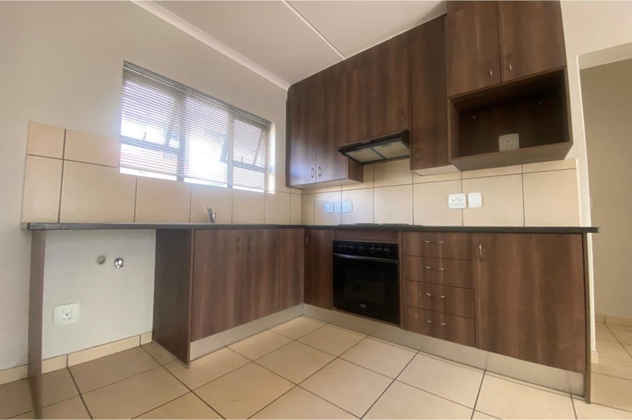 2 Bedroom Property for Sale in Waterfall Gauteng
