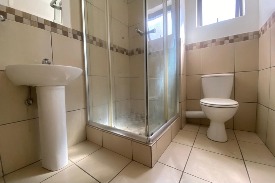 2 Bedroom Property for Sale in Waterfall Gauteng