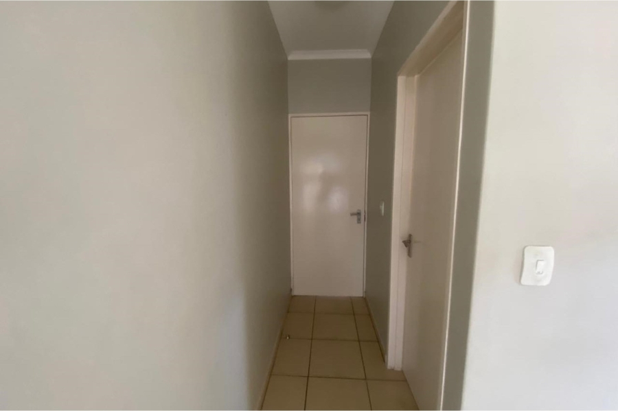 2 Bedroom Property for Sale in Waterfall Gauteng