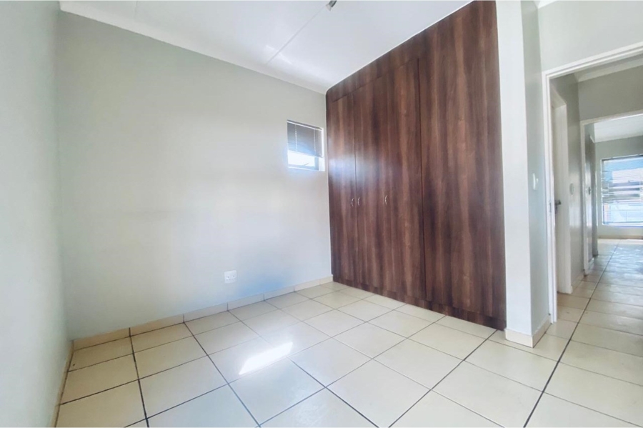 2 Bedroom Property for Sale in Waterfall Gauteng
